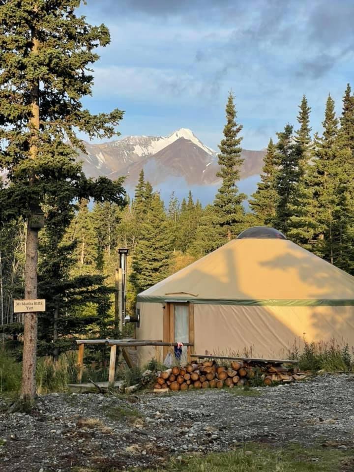 Mount Logan Ecolodge & Retreat Center 헤인즈 정션 외부 사진