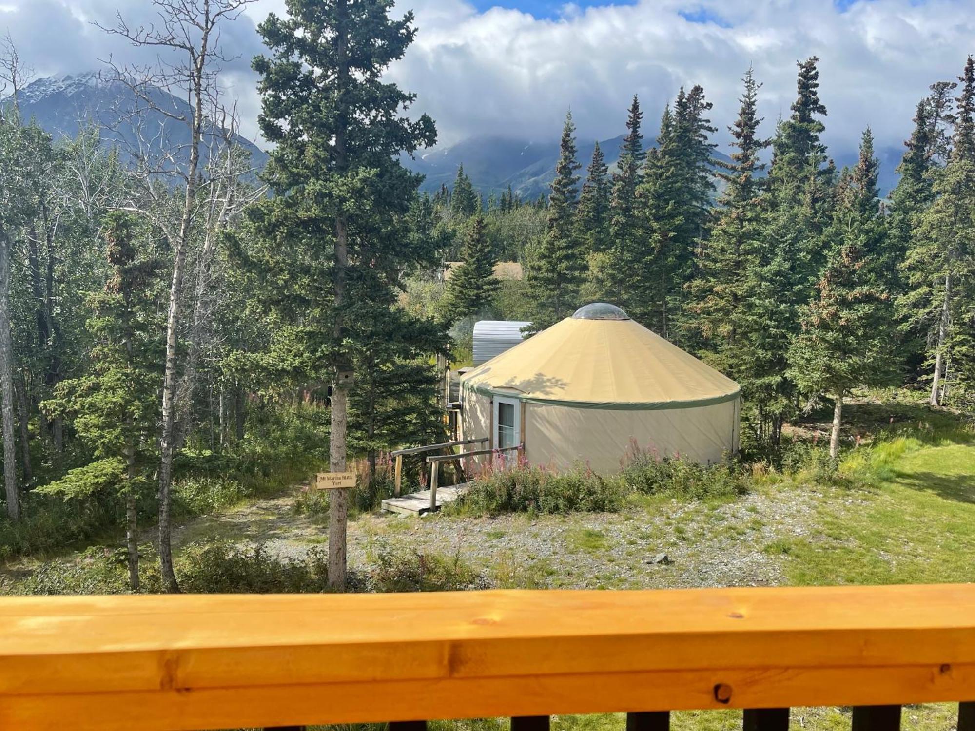 Mount Logan Ecolodge & Retreat Center 헤인즈 정션 외부 사진
