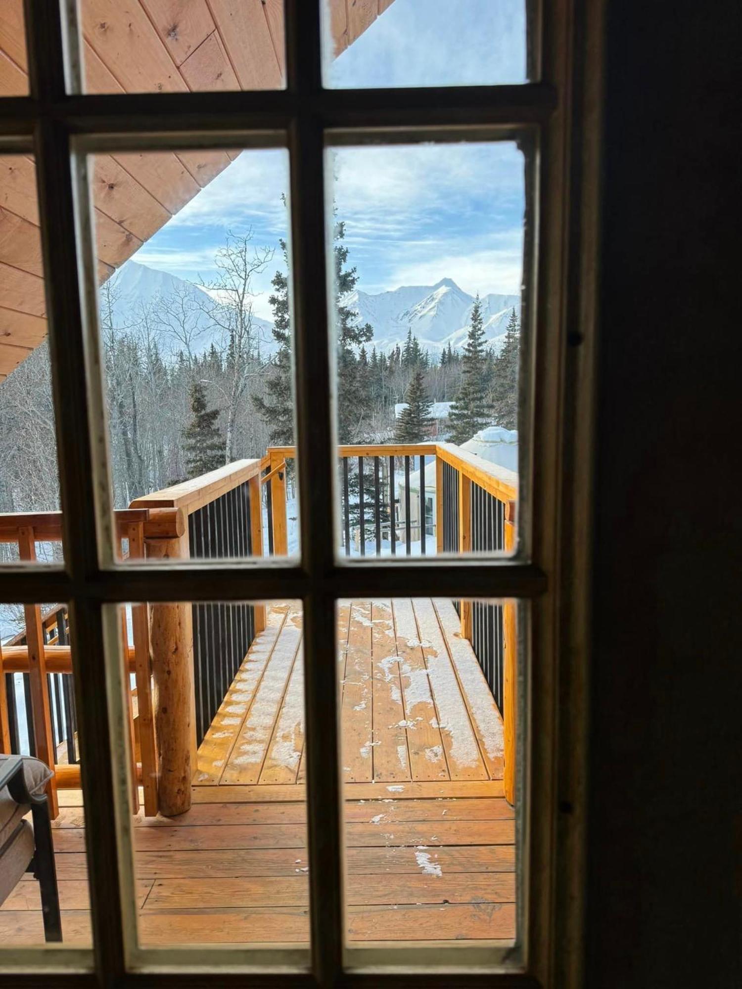 Mount Logan Ecolodge & Retreat Center 헤인즈 정션 외부 사진