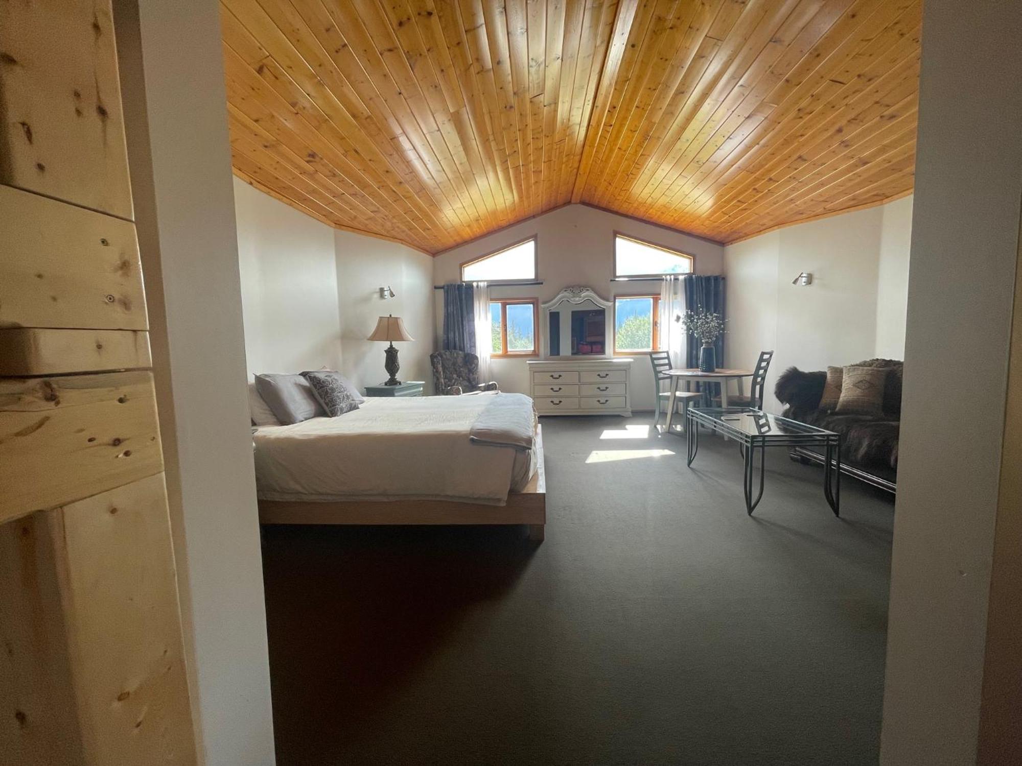 Mount Logan Ecolodge & Retreat Center 헤인즈 정션 외부 사진