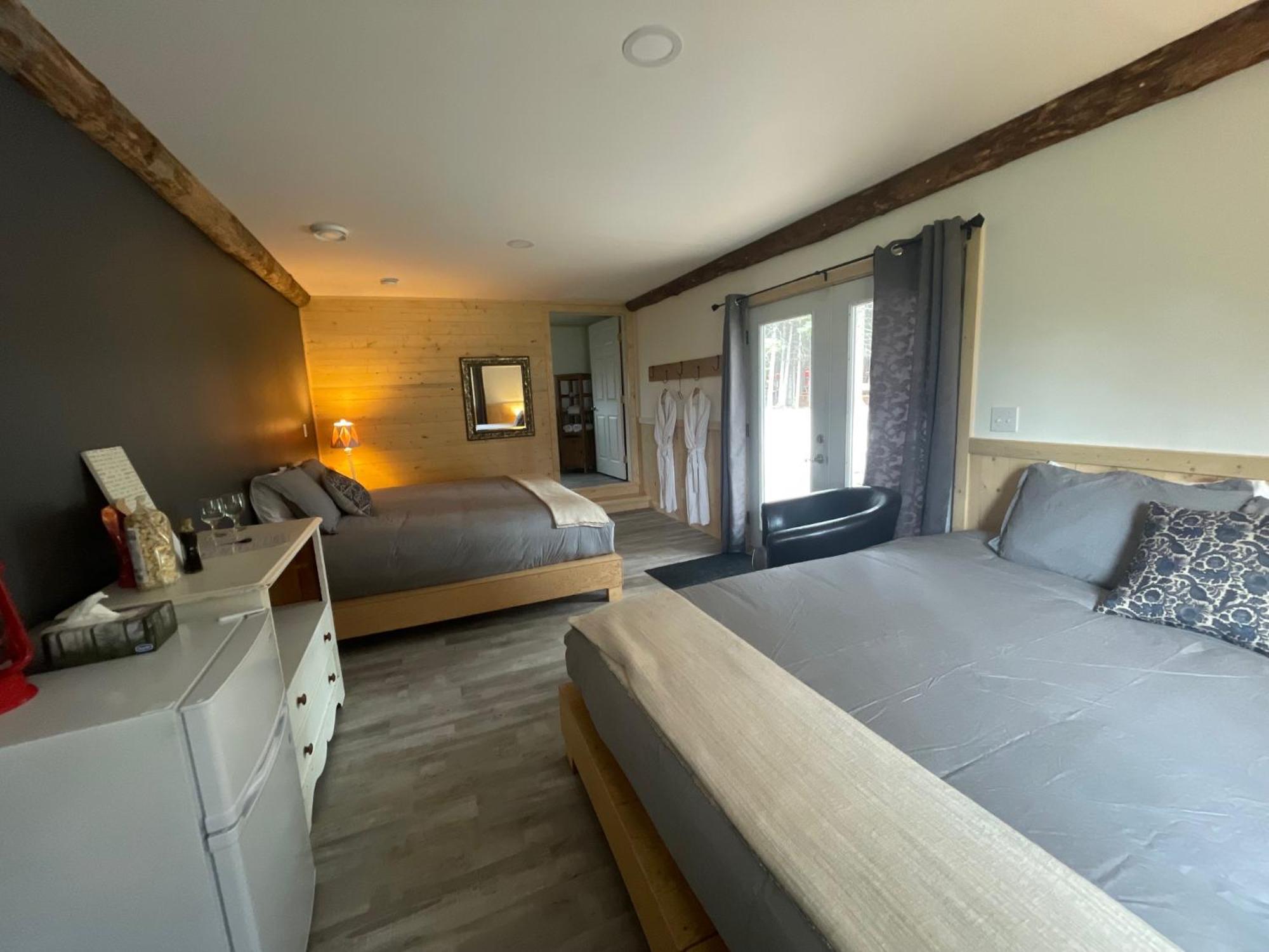 Mount Logan Ecolodge & Retreat Center 헤인즈 정션 외부 사진