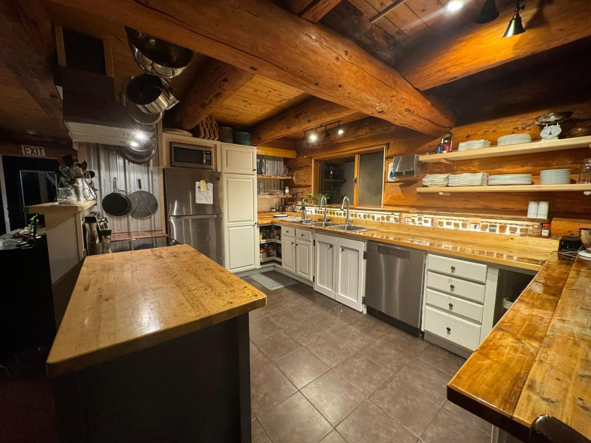 Mount Logan Ecolodge & Retreat Center 헤인즈 정션 외부 사진