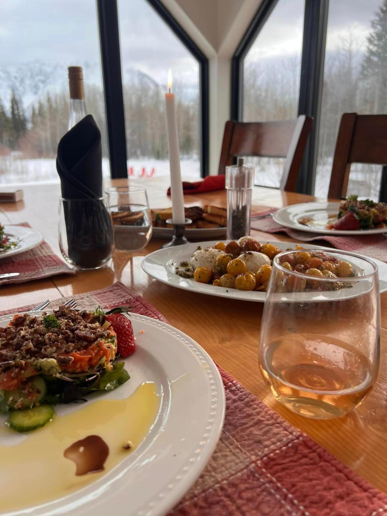 Mount Logan Ecolodge & Retreat Center 헤인즈 정션 외부 사진