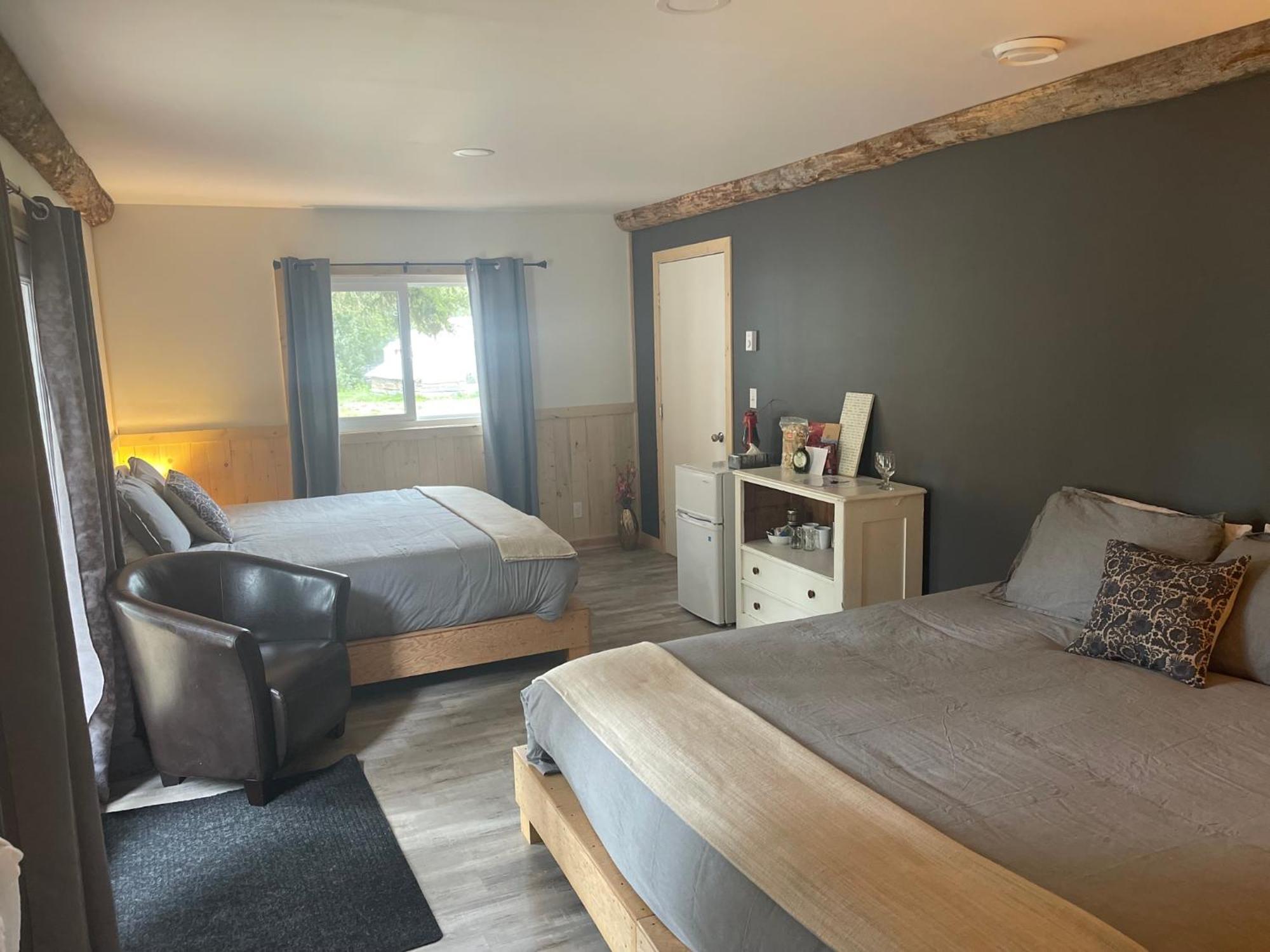 Mount Logan Ecolodge & Retreat Center 헤인즈 정션 외부 사진